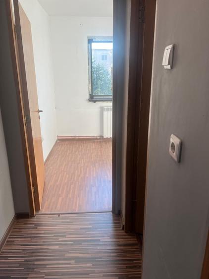 Apartament cu 3 camere decomandat în Ostroveni