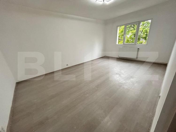 Apartament cu 2 camere decomandat în Nicolina