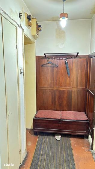 Apartament cu 3 camere semidecomandat în Iancului