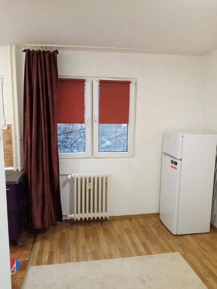 Garsonieră decomandată în Central