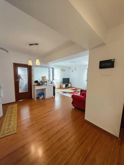 Apartament cu 2 camere semidecomandat în Runcu