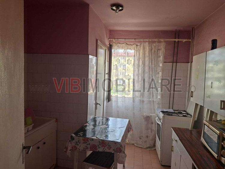 Apartament cu 2 camere semidecomandat în Dâmbovița