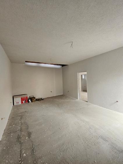 Casă individuală cu 7 camere cu Garaj în Central