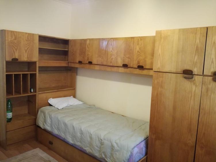 Apartament cu 3 camere semidecomandat în Dacia