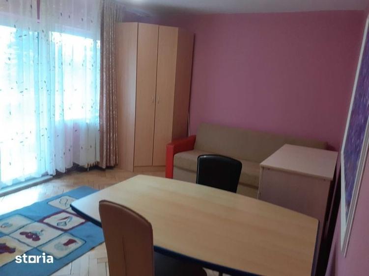 Apartament cu 3 camere decomandat în Zorilor
