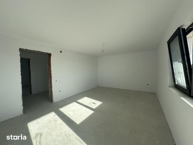 Casă cu 5 camere cu Teren 1045 Mp în Târgșoru Vechi