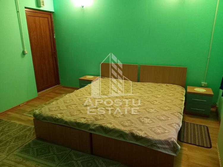 Casă individuală cu 8 camere cu Canalizare în Moneasa