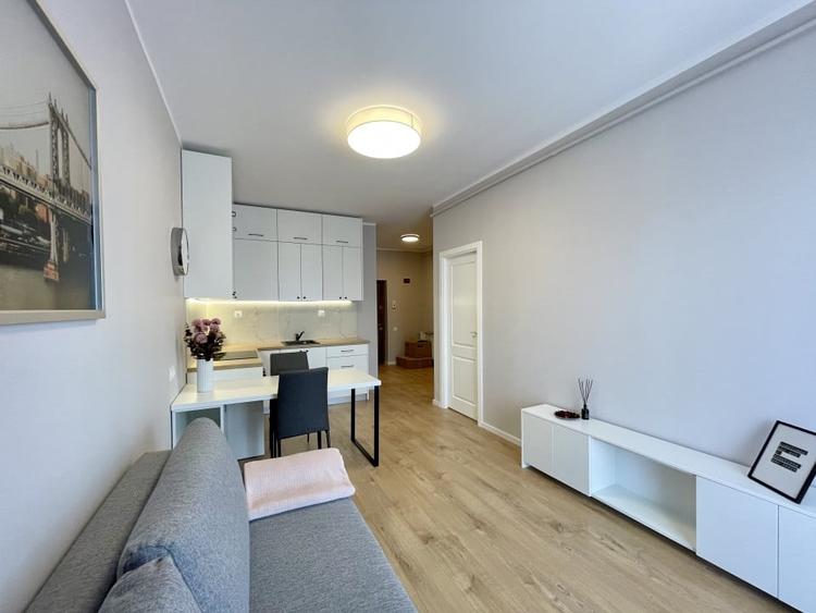 Apartament cu 2 camere semidecomandat, mobilat în Florești