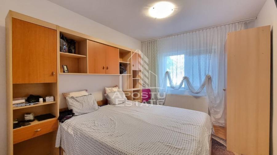 Apartament cu 3 camere decomandat în Aradului