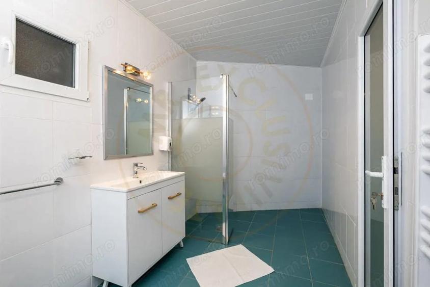 Spațiu comercial, de 855 mp, în Lintești