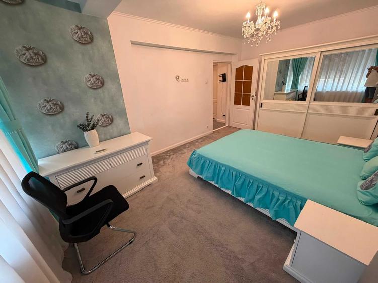 Apartament cu 3 camere decomandat în Dacia