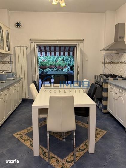 Casă cu 5 camere cu Teren 499 Mp în Domenii