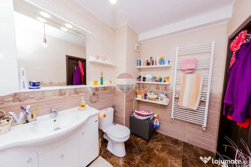 Apartament cu 3 camere decomandat în Central