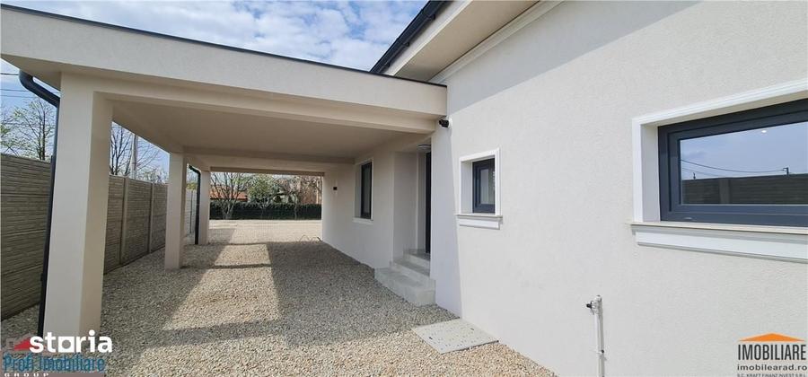 Casă cu 4 camere cu Teren 664 Mp în Zimandu Nou