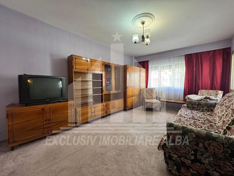 Apartament cu 3 camere decomandat, mobilat în Cetate