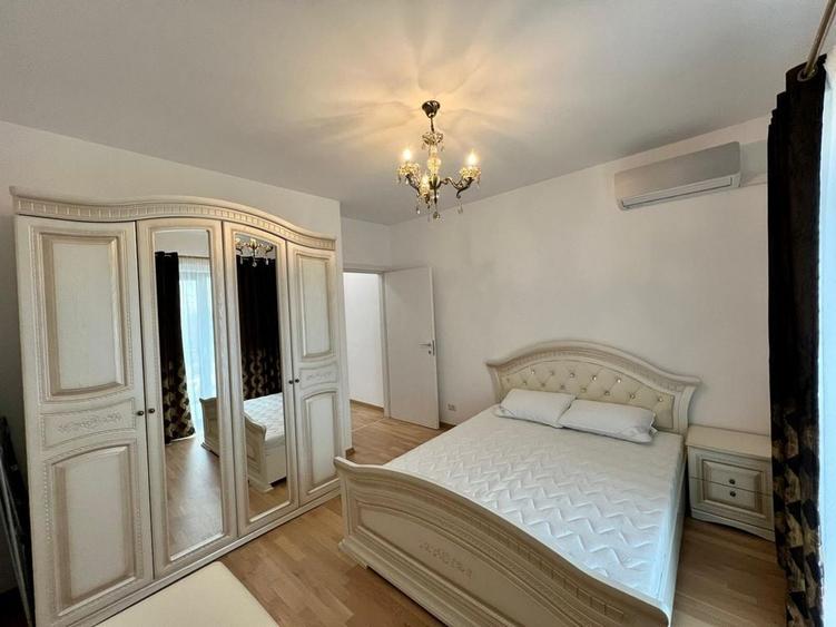 Apartament cu 3 camere decomandat în Exterior Vest
