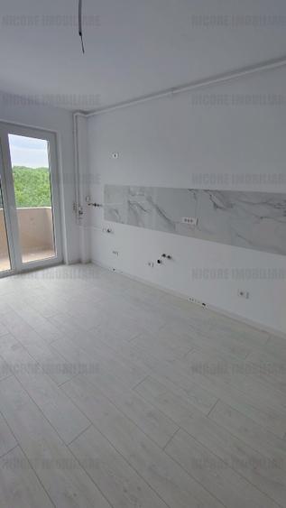 Apartament cu 3 camere nedecomandat în Giroc