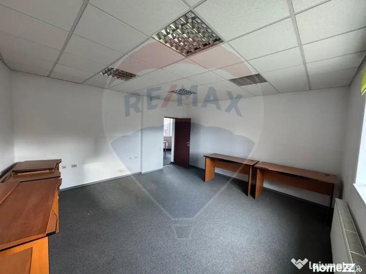 Casă cu 5 camere cu Teren 1363 Mp în Mărăști