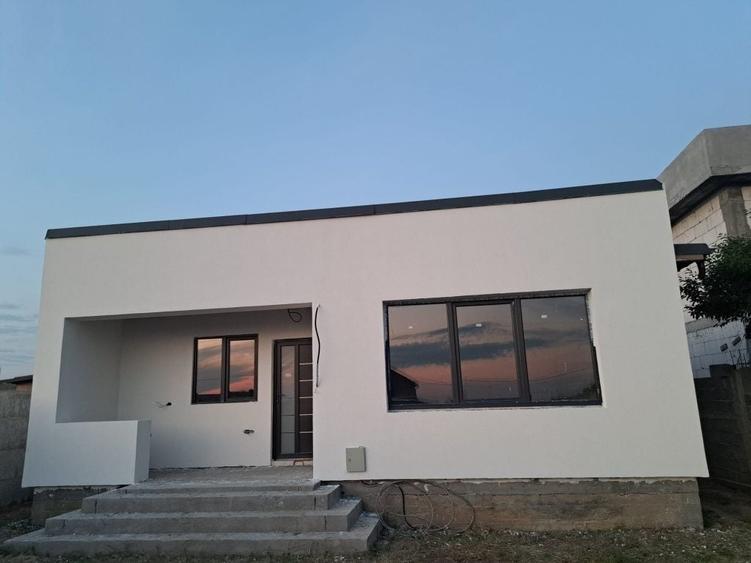 Casă cu 3 camere în Central