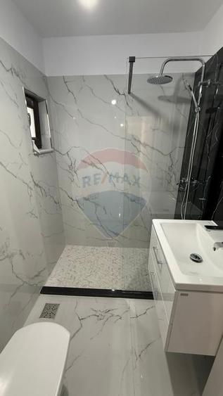 Apartament cu 3 camere decomandat în Sud