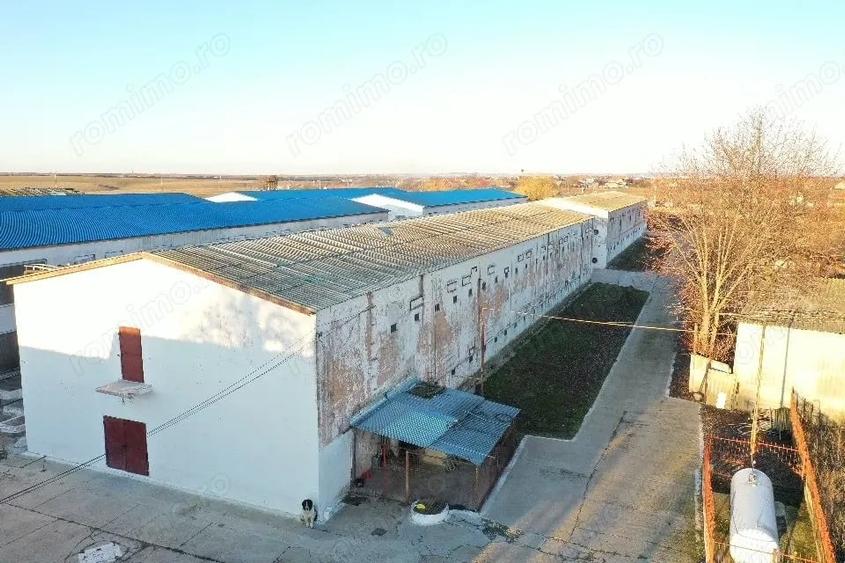 Spațiu comercial, de 2,400 mp, în Leș