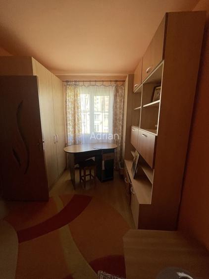 Vand apartament 3 camere