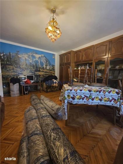 Apartament cu 3 camere decomandat în Central