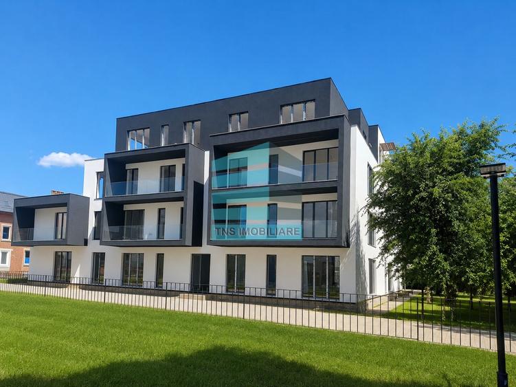 Apartament cu 4 camere decomandat în Titan