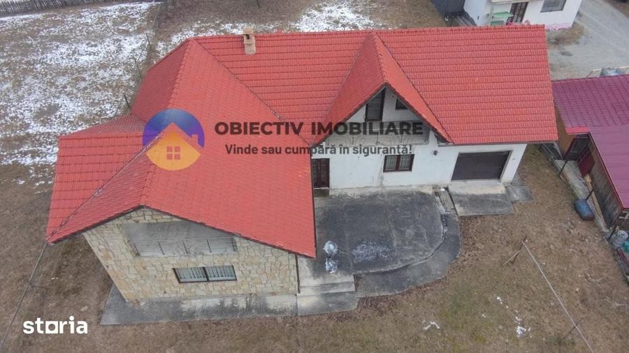 Casă cu 4 camere cu Teren 1376 Mp în Borca