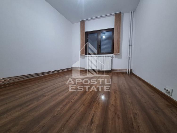 Apartament cu 3 camere decomandat, mobilat în Banu Mărăcine