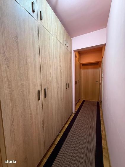 Apartament cu 3 camere semidecomandat în Central
