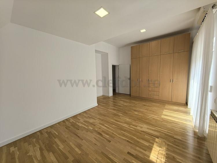 Casă individuală cu 7 camere cu Piscina în Iancu Nicolae
