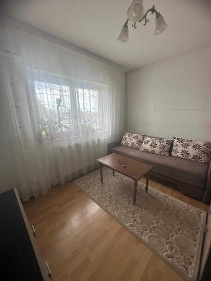 Apartament cu 4 camere decomandat în Energia