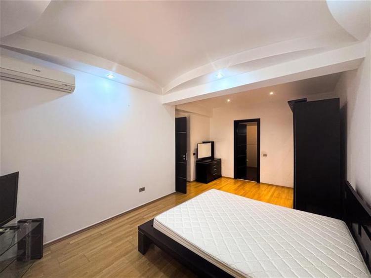 Apartament cu 3 camere semidecomandat, mobilat în Herăstrău