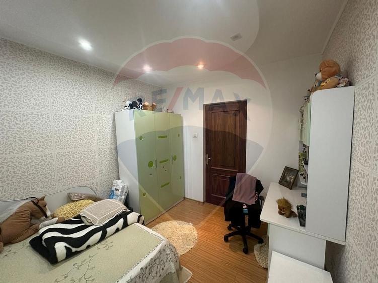 Casă individuală cu 6 camere cu Teren 1200 Mp în Afumați