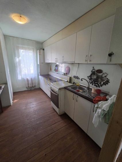 Apartament cu 4 camere decomandat în Sud