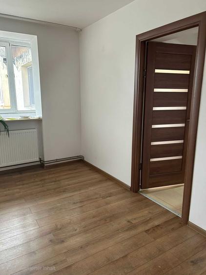 Apartament cu 4 camere semidecomandat în Gura Humorului