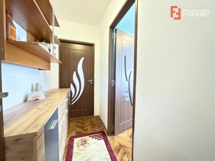 Apartament cu 4 camere semidecomandat în Cetății