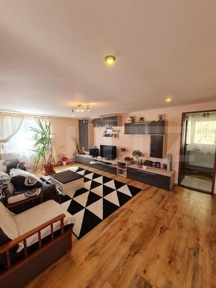 Casă individuală cu 6 camere cu Teren 1200 Mp în Florești