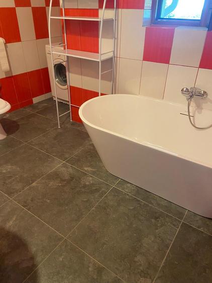 Casă individuală cu 5 camere cu Teren 100 Mp în Valea Adâncă