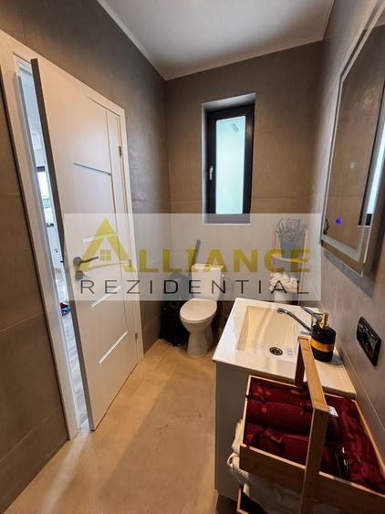 Casă individuală cu 4 camere cu Canalizare în Berceni