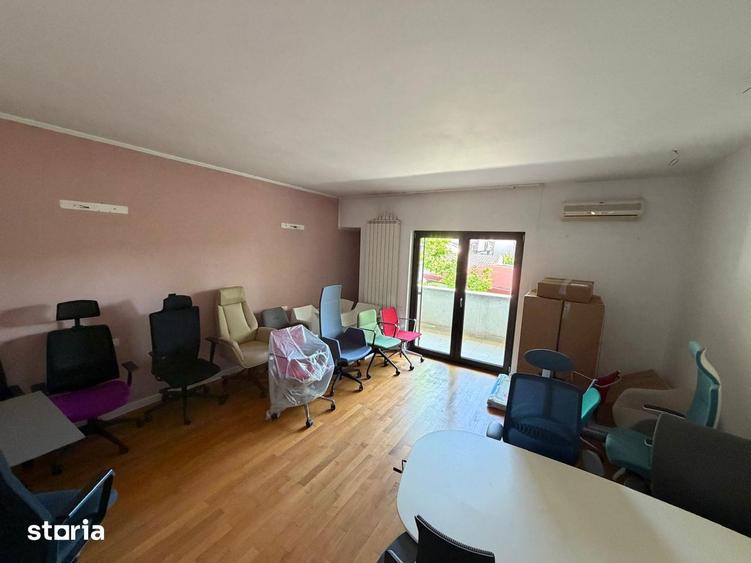 Casă cu 6 camere cu Canalizare în Dămăroaia