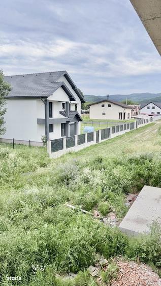 Casă cu 4 camere cu Teren 265 Mp în Bujoreni