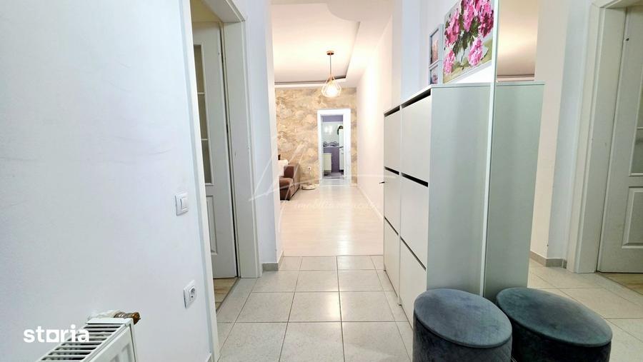 Apartament cu 3 camere, mobilat în Central