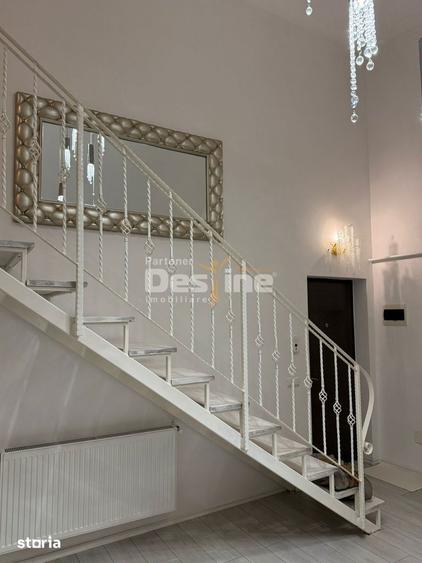 Apartament cu 3 camere, mobilat în Tractorul