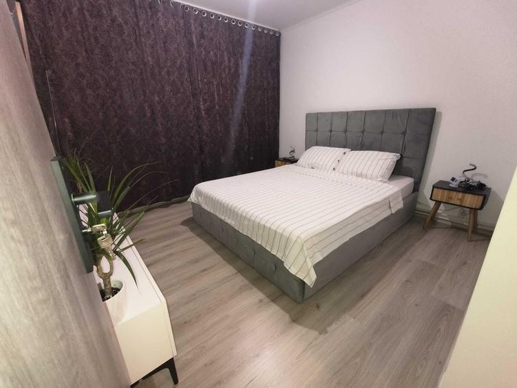 Apartament cu 3 camere decomandat în Păulești