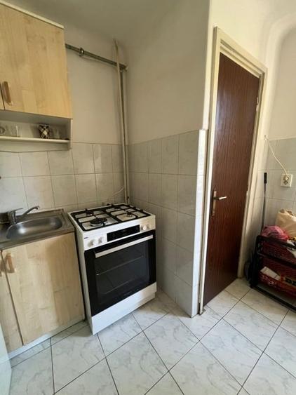 Apartament cu 2 camere semidecomandat, mobilat în Complex Studențesc