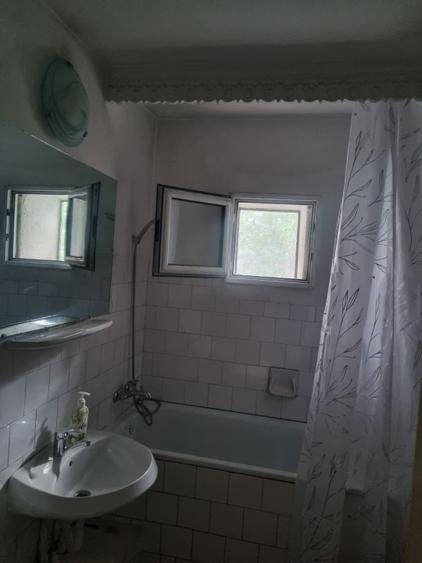 Apartament cu 3 camere decomandat în Păcurari