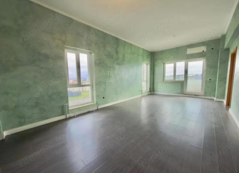Apartament cu 5 camere decomandat în Central
