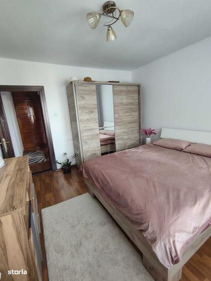 Apartament cu 2 camere decomandat în Vălureni